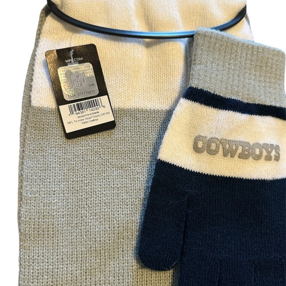 NEW NFL Navy and Gray Scarf and Gloves Set NWT - Picture 4 of 4